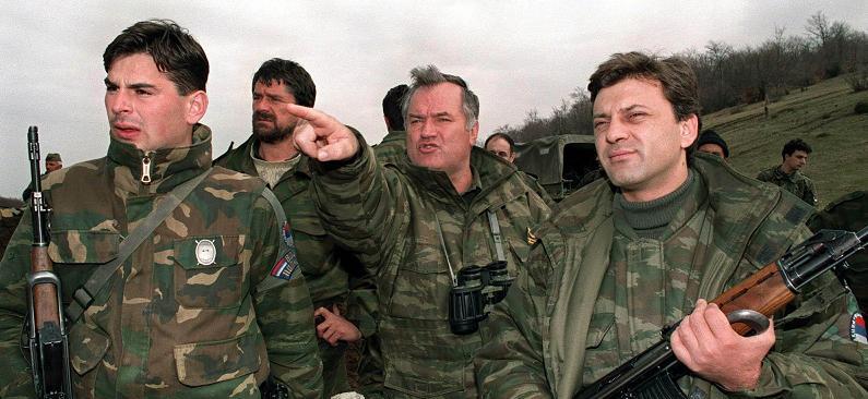 Bosnie, 1992: transformer les Serbes en nazis, succès d’influence ou abus de confiance?